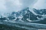 Аккемский ледник у подножья горы Белуха